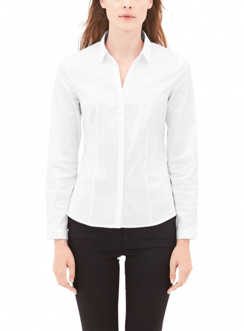 Shirt with pointed collar...