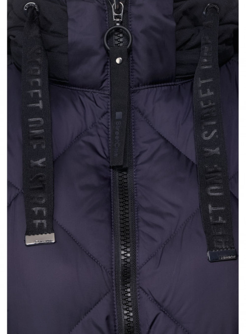 Long padded jacket w. diamond