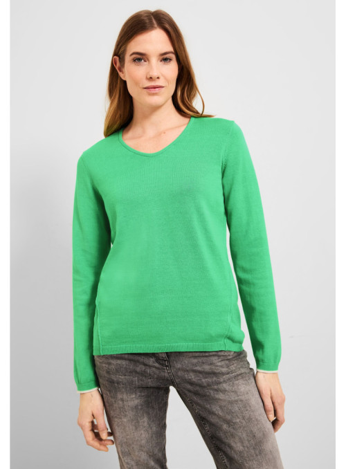 V-Neck Pullover