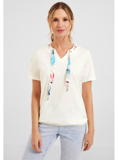 Shirt with printed Strings